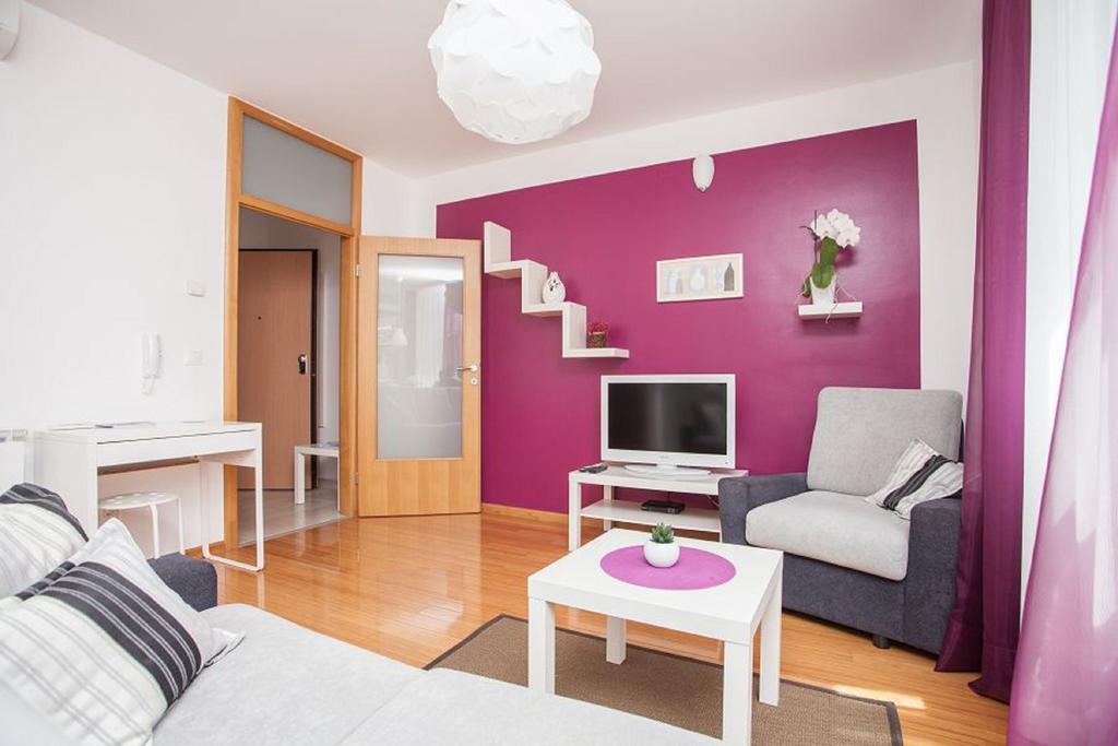 Kuvi Apartments Ровінь Номер фото