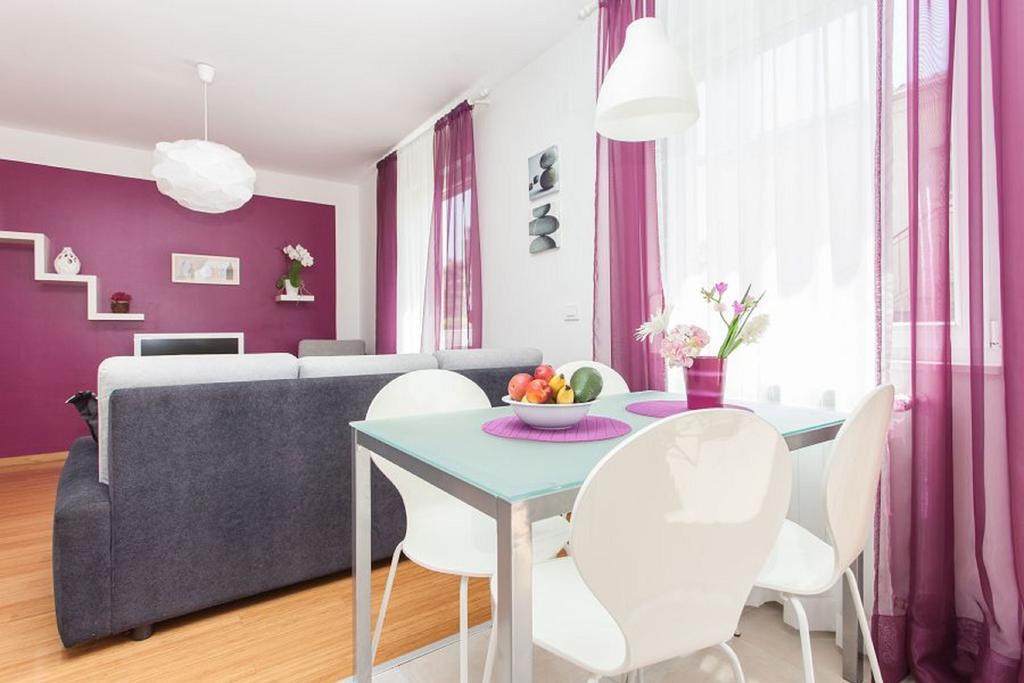 Kuvi Apartments Ровінь Номер фото