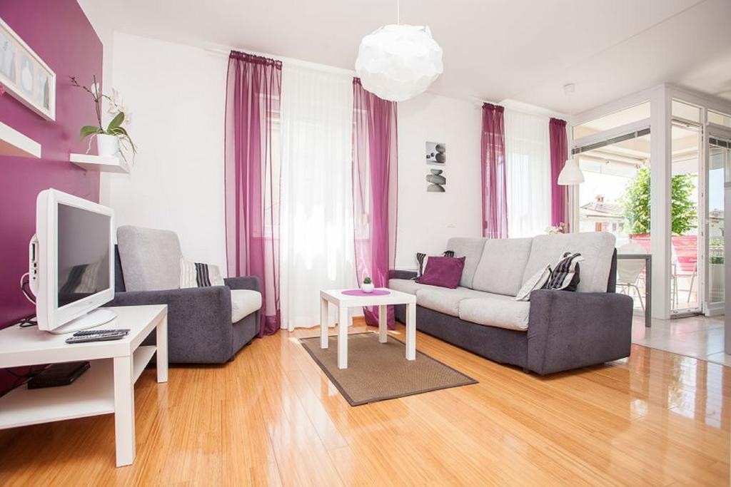 Kuvi Apartments Ровінь Номер фото