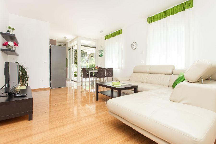 Kuvi Apartments Ровінь Екстер'єр фото