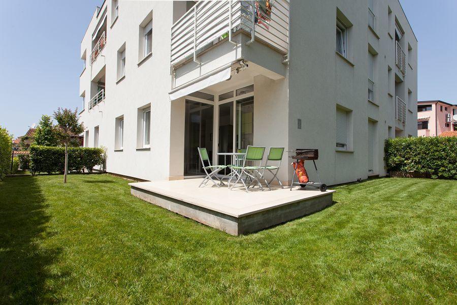 Kuvi Apartments Ровінь Екстер'єр фото